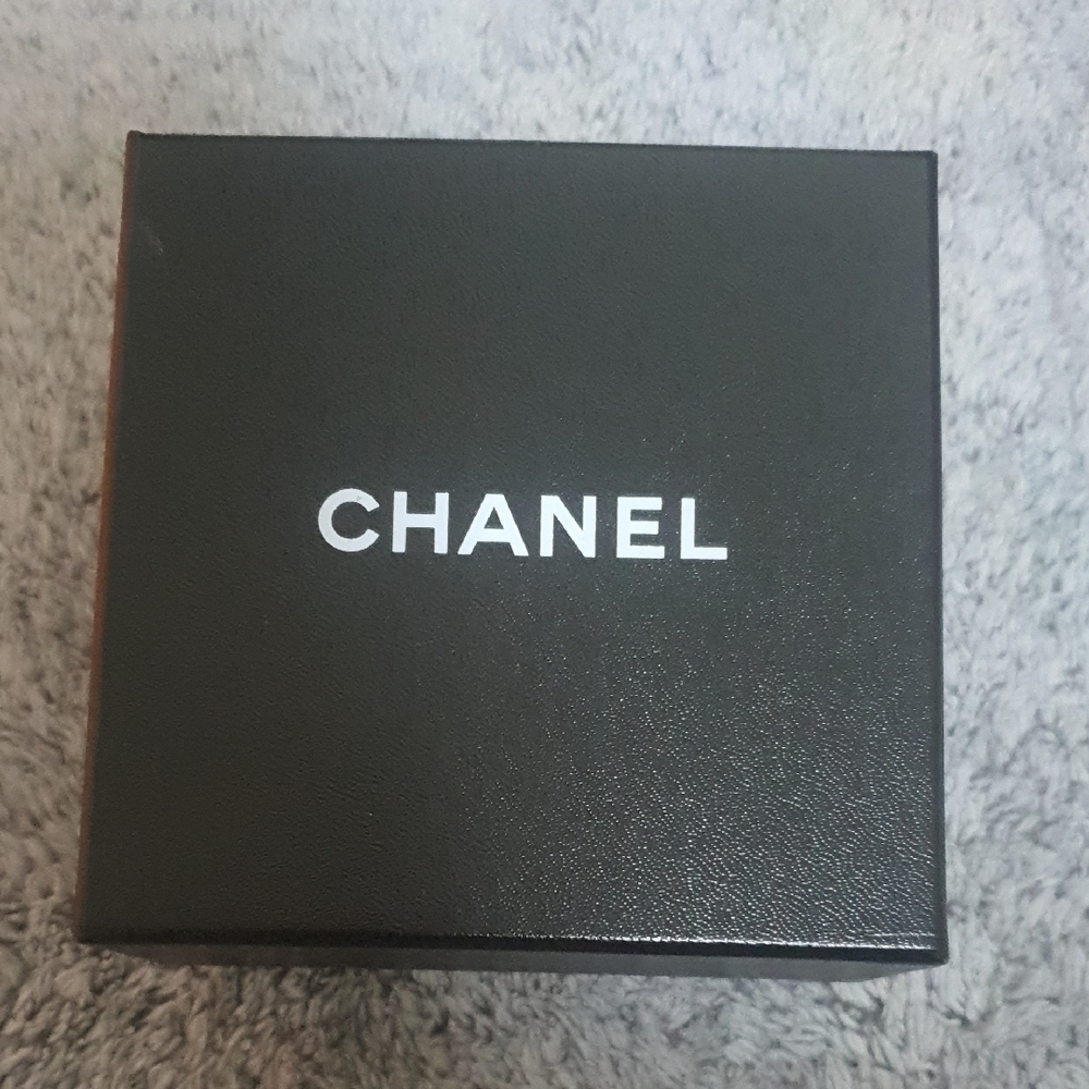 💚Chanel Broche,Jewelry Black Box -EUC